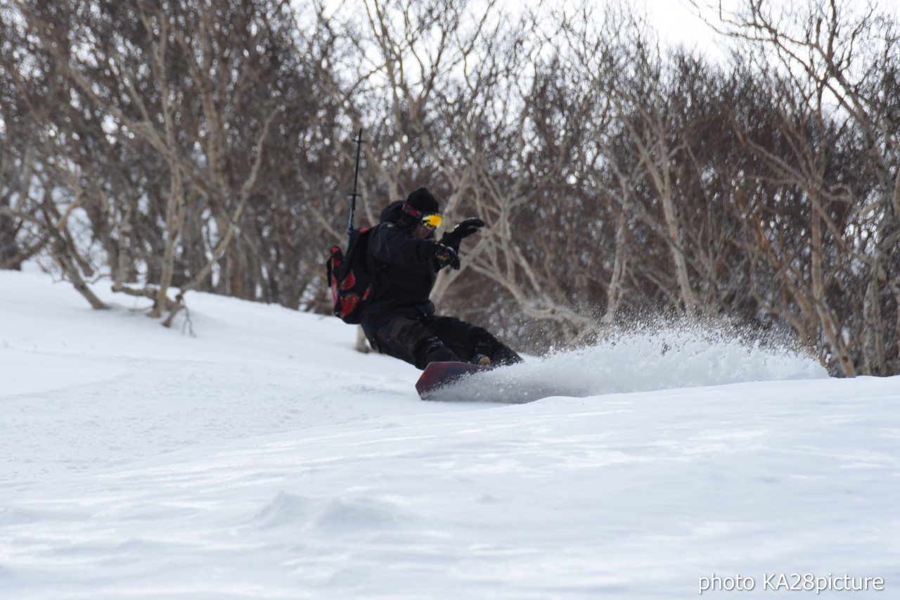 大雪山層雲峡黒岳ロープウェイスキー場　積雪 380cm！標高1,984ｍの黒岳山頂から大斜面にシュプールを描く(*^^)v 